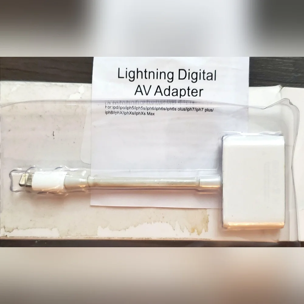 Lightning Digital AV Adapter MW2P3AM/A USB-C > Headphone Jack Adapter MW2Q3AM/A